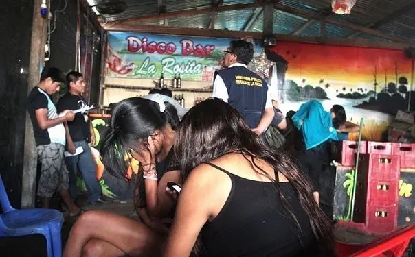 4.	En lo que va del año, más de 3,700 llamadas han sido atendidas por el Línea 1818 Opción 1. De ellas, 122 fueron denuncias que derivaron en investigaciones a nivel policial o fiscal. Además, esta línea ha contribuido a rescatar a 18 víctimas de trata.