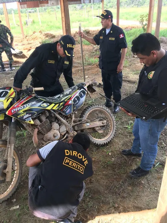 Personal policial encontró el número de serie borrado. Fuente: Policía Nacional.