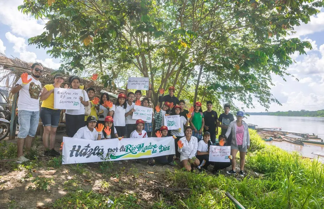 Voluntarios madrediosenses. Fuente: Pavel Martiarena.