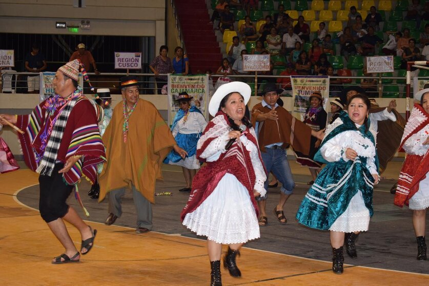 Maestros compartiendo un momento de intercambio cultura. Fuente: DRE Madre de Dios.