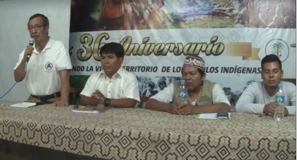 Hidalgo e Imura junto al presidente de la FENAMAD. Fuente: Juntos con Luis Hidalgo.
