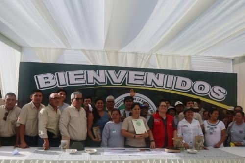 Premiación se realizó en Puerto Maldonado. Foto: Ministerio del Ambiente.
