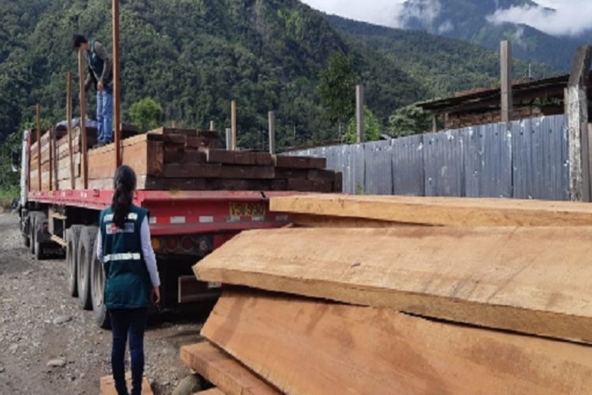 El vehículo que provenía de Madre de Dios hacia Arequipa fue intervenido en el distrito de San Gabán, provincia de Carabaya.