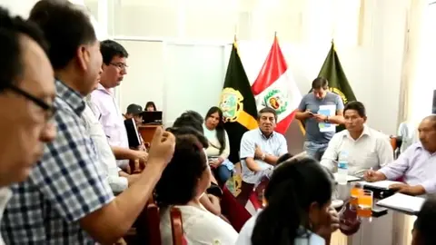 Otsuka y alcalde de Huepetuhe