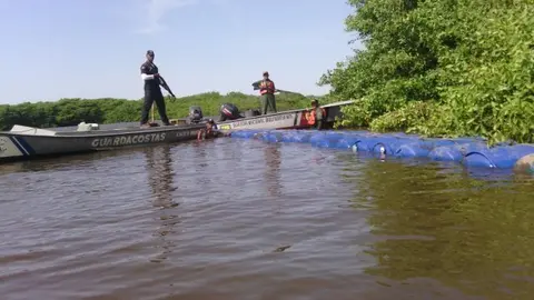 Las entidades que deseen recibir insumos incautados deber&aacute;n presentar una serie de requisitos ante la comisi&oacute;n de supervisi&oacute;n seg&uacute;n lo estipula la reglamentaci&oacute;n.