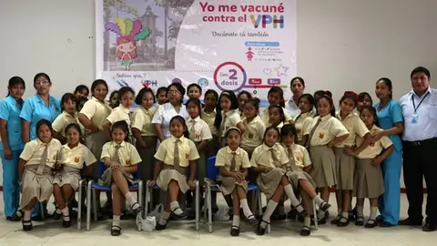 Vacuna previene cáncer de cuello uterino.