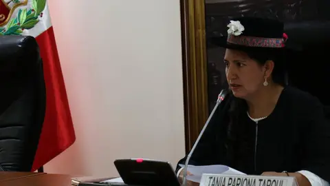 Tania Pariona presidiendo la III Sesión Ordinaria de la Comisión de Mujer y Familia. Fuente: Comisión de Mujer y Familia. 