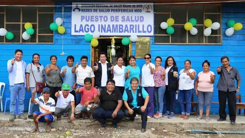 Personal médico presenten en la ampliación del puesto de salud. Foto: Diresa Madre de  Dios.