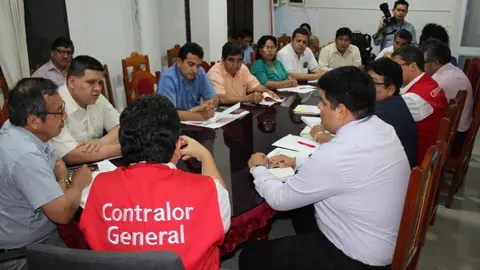 Reunión de contralor y autoridades regionales. Foto: Contraloría.