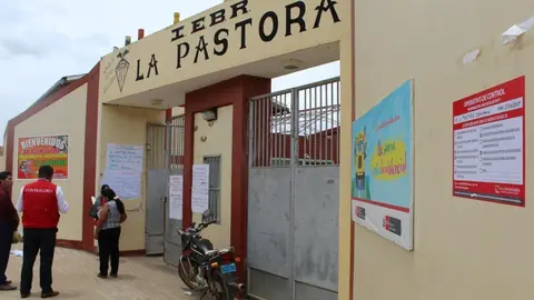 Frontis del colegio La Pastora. Foto: Contraloría. 