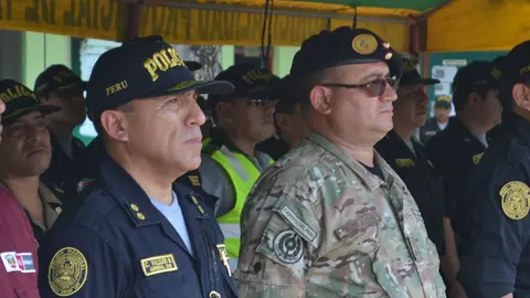 El general Vallejos estuvo acompañado de autoridades y representantes de diversas instituciones. Foto: Radio Madre de Dios.