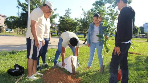 Actividad se dio en el marco del día del medio ambiente. Foto: Unamad.
