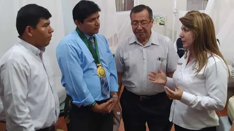 De izquierda a derecha: El electo congresista por Madre de Dios, el alcalde Provincial de Tambopata, el gobernador regional de Madre de Dios y la ministra de Salud.