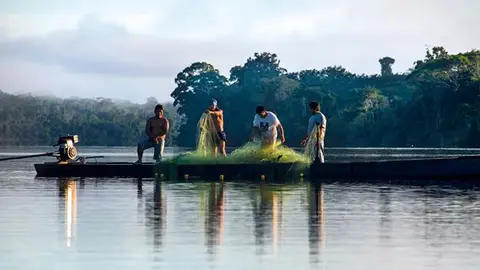 El lago Valencia está a unos 60 km de Puerto Maldonado. Para llegar ahí se necesitan tres horas en deslizador por los meandros del río Madre de Dios. (Foto: Flor Ruiz)