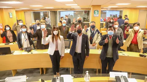 Titular del MTC, Juan Francisco Silva, dialogó con transportistas de carga y pasajeros para reactivar el sector