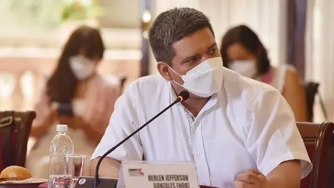 El gobernador Jefferson Gonzáles Enoki