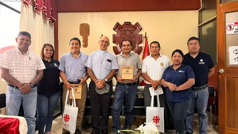 Equipo Cáritas Madre de Dios visitó al alcalde de Tambopata, Luis Bocangel. Foto Cáritas Madre de Dios