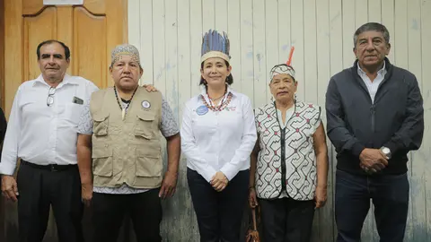 La ministra Nancy Tolentino y autoridades locales. Foto: MIMP