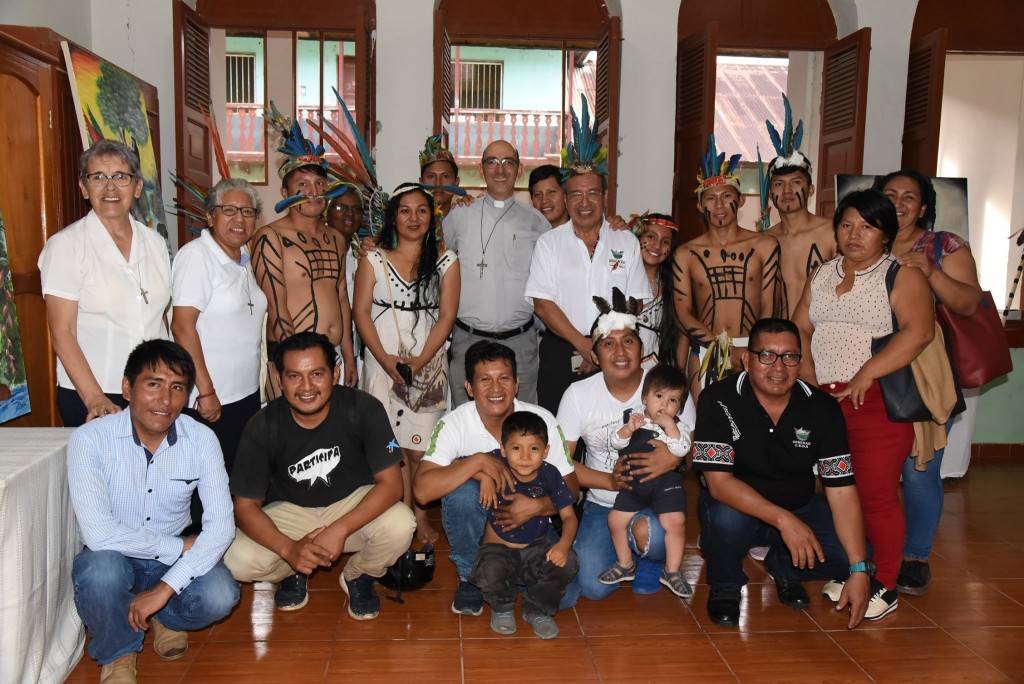 Foto colectiva al final de la muestra ‘Arakbut’en Etochime’, en 2020. Foto: GOREMAD