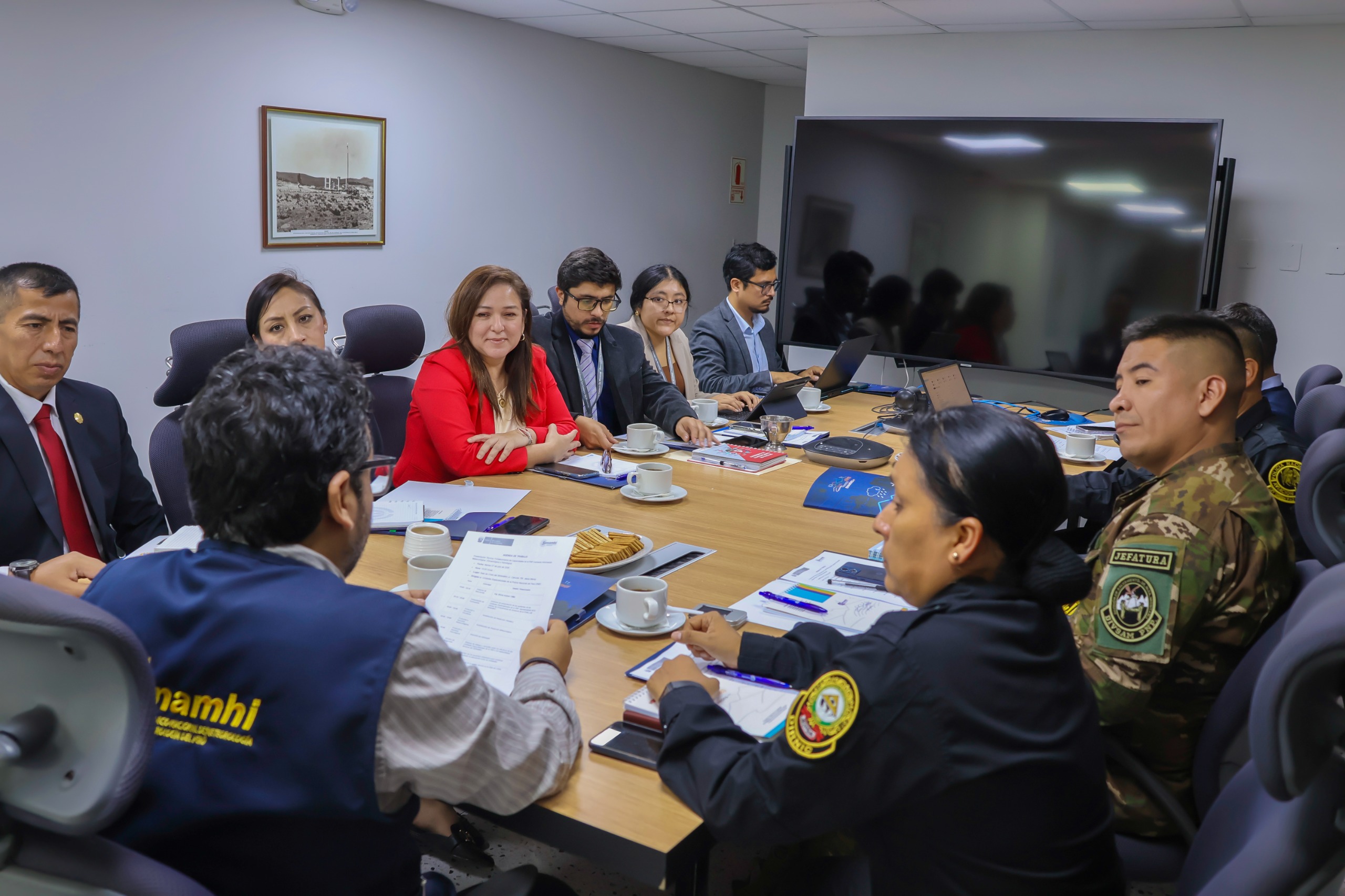 1417746-pcm-promueve-el-uso-de-tecnologia-climatica-para-el-combate-contra-la-mineria-ilegal-y-el-trafico-ilicito-de-drogas (1)